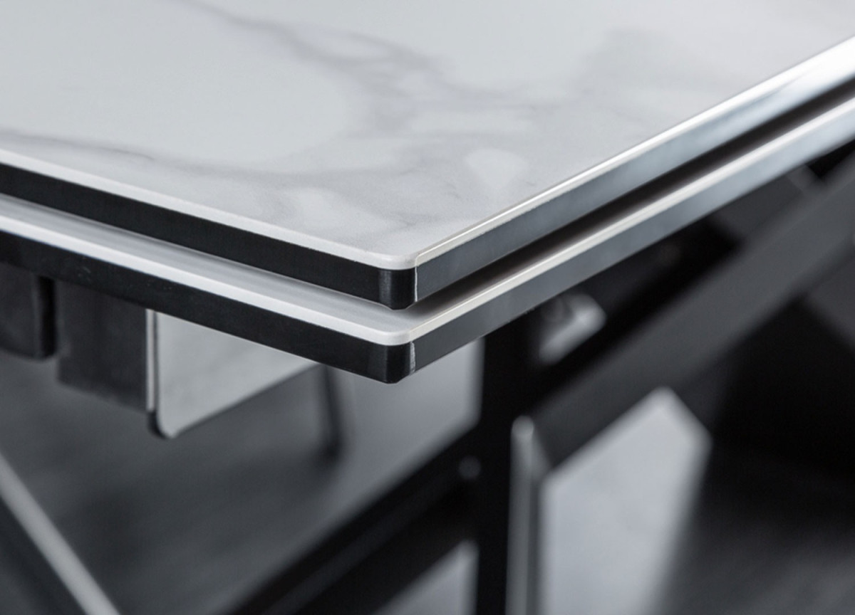 Table design en céramique effet marbre blanc