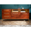 Buffet en bois d'acacia et déco doré