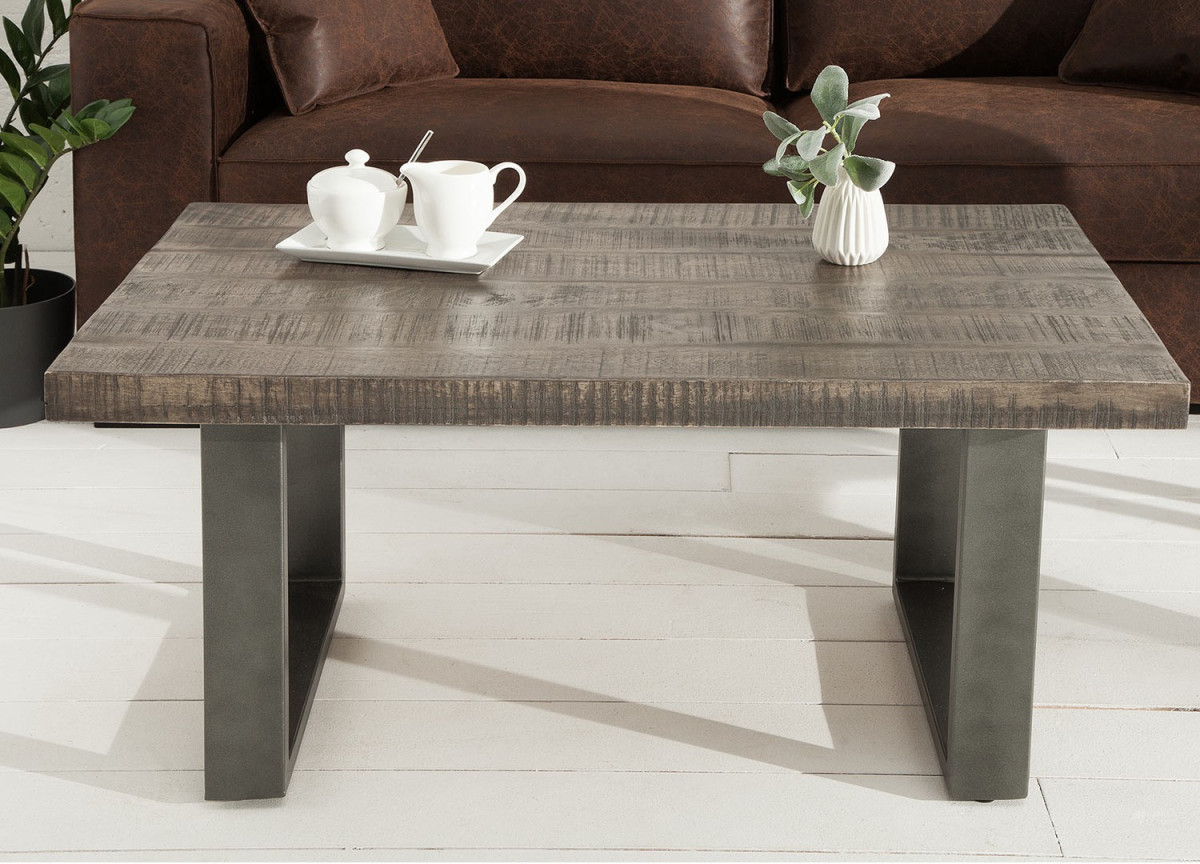 Table basse rectangulaire en bois et pied métal design