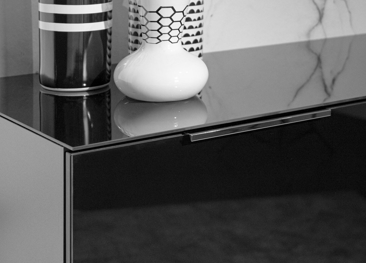 Petit buffet noir - Verre noir 1P 4T