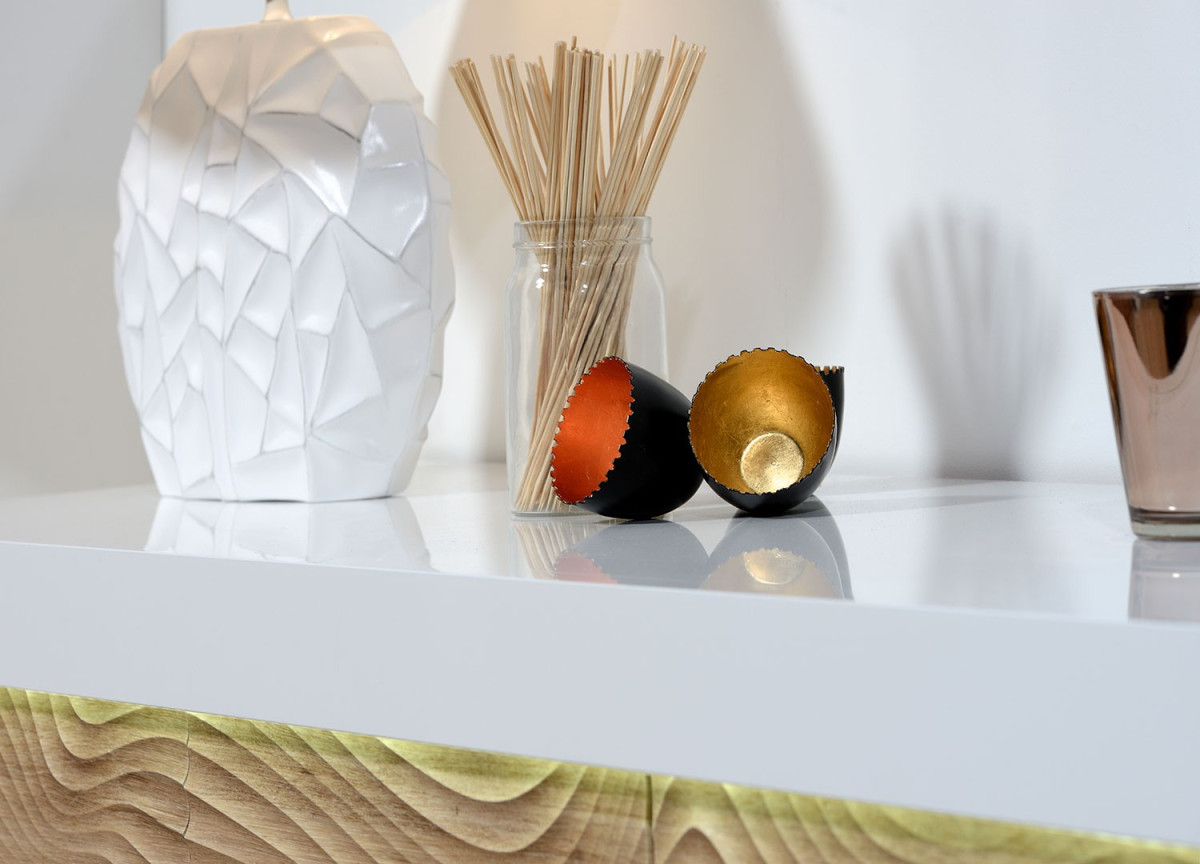 Rangement haut blanc et bois avec relief