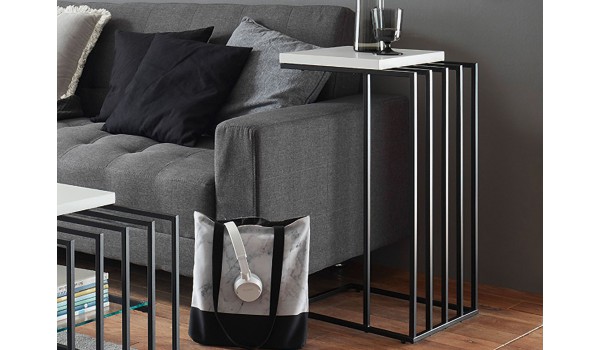 Bout de canapé design blanc et métal noir