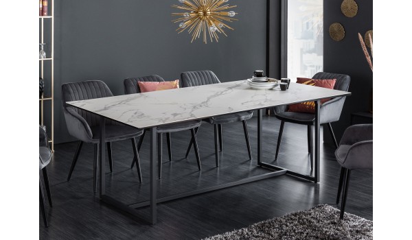 Table à manger design / Céramique et piétement métal noir