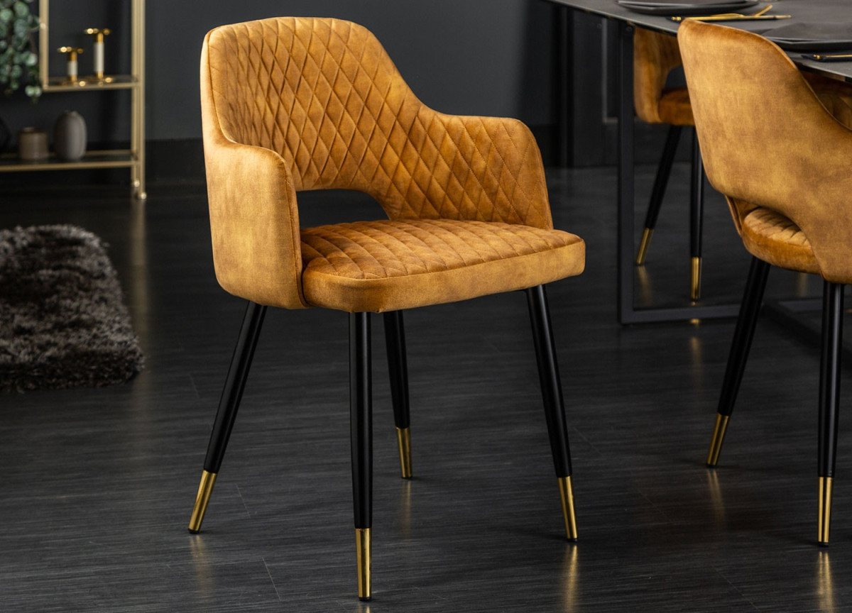 Chaises velours jaune avec accoudoir / Pieds noir embouts dorée