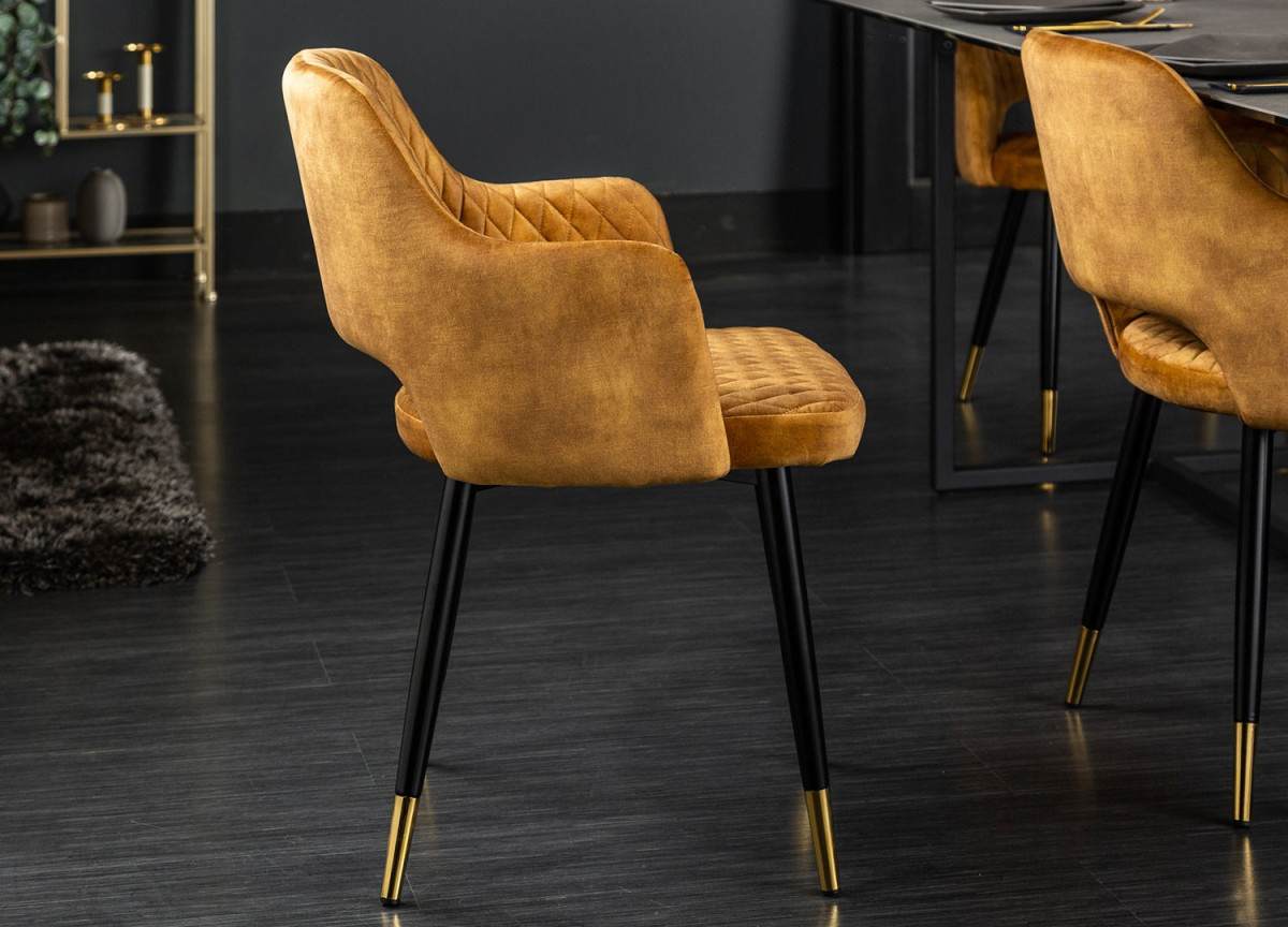 Chaises velours jaune avec accoudoir / Pieds noir embouts dorée