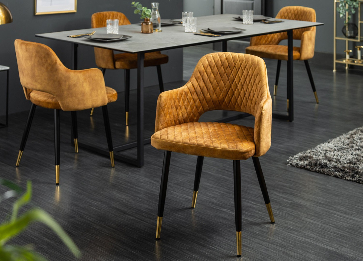 Chaises velours jaune avec accoudoir / Pieds noir embouts dorée