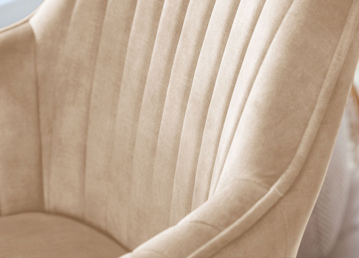 Chaise velours capitonnée champagne / Pieds bois massif