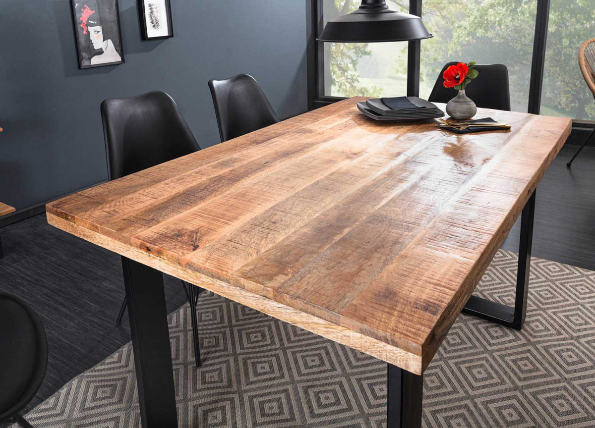 Table en bois de manguier