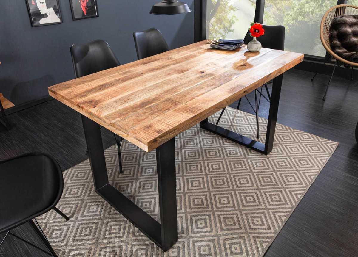 Table en bois de manguier et métal noir