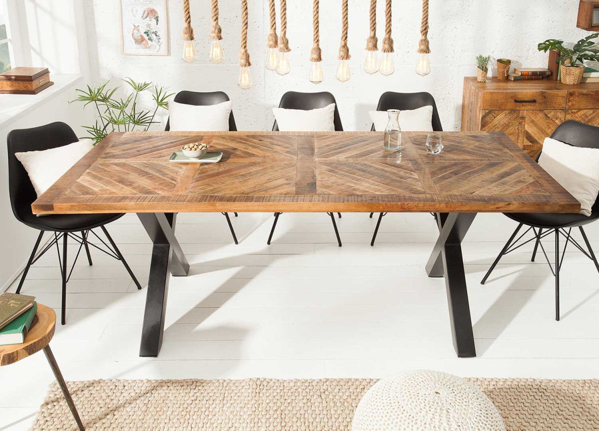 Table en bois de manguier et métal noir