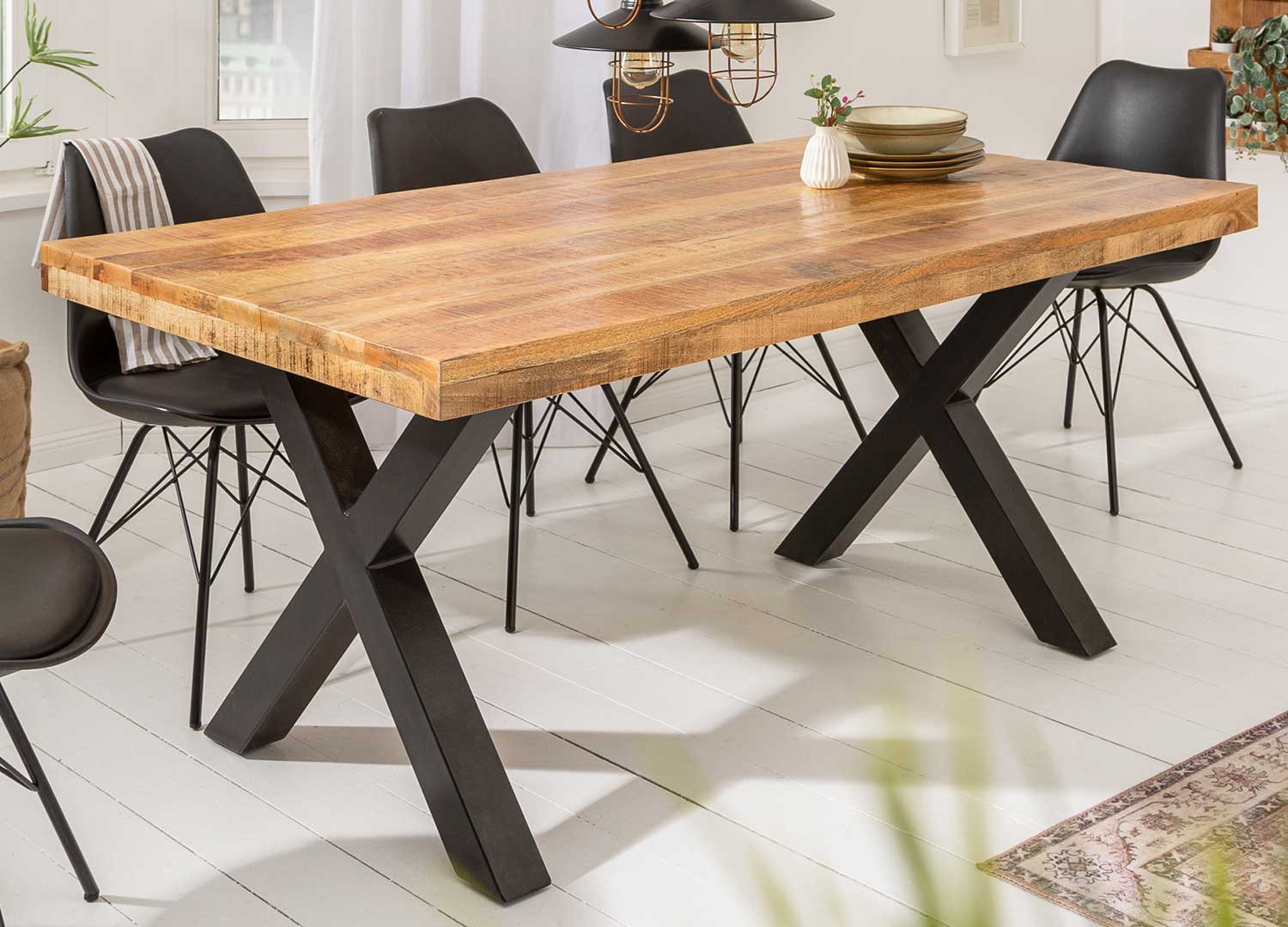 Table salle à manger en bois - Pied en X noir pour salle à manger