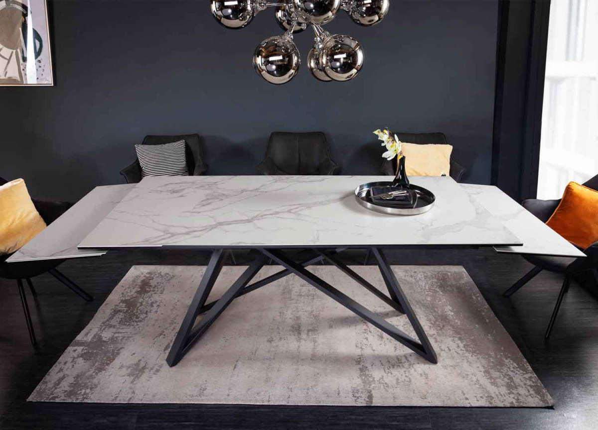 Grande table en céramique effet marbre 180-260 cm