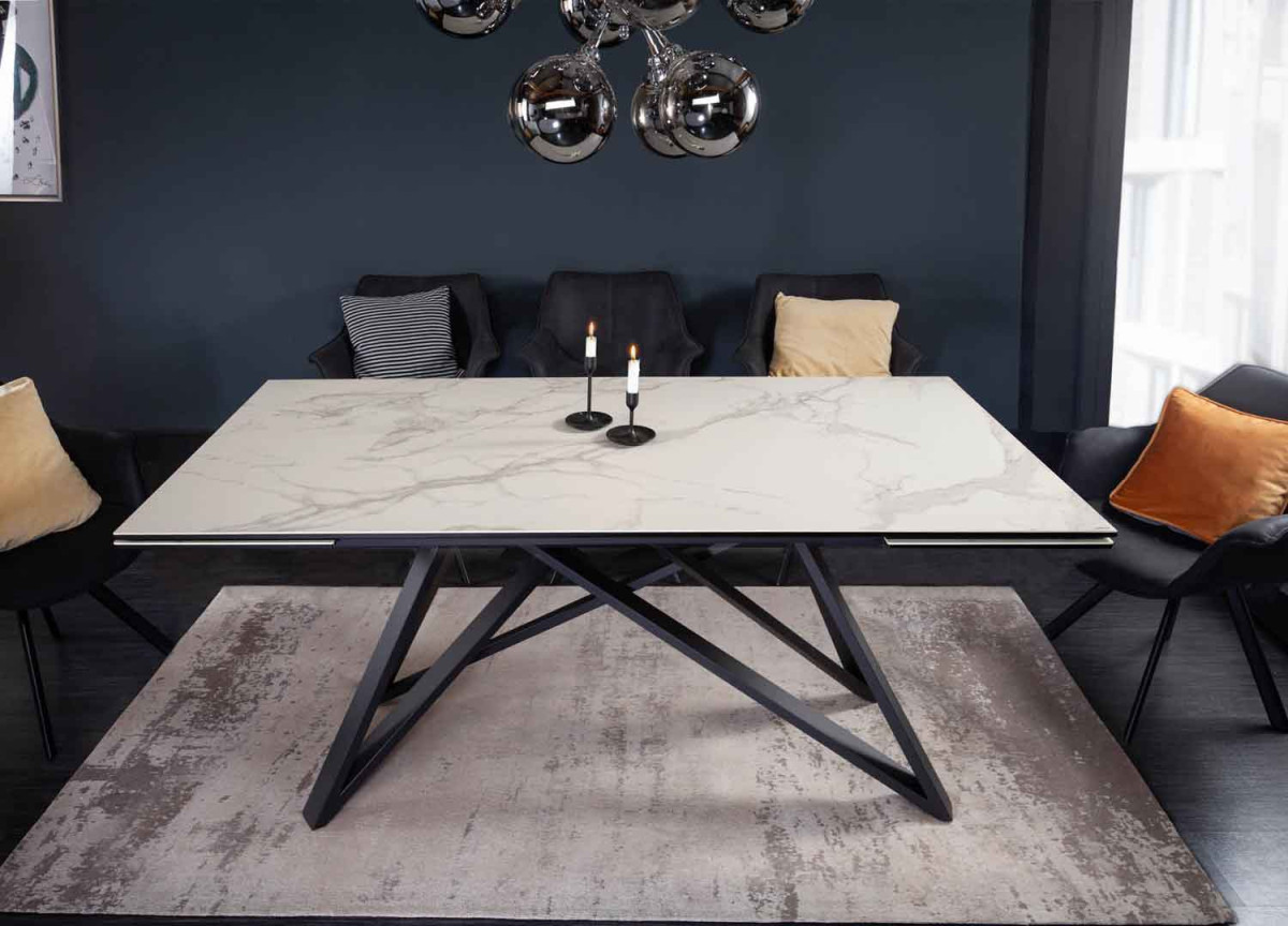 Grande table en céramique effet marbre 180-260 cm