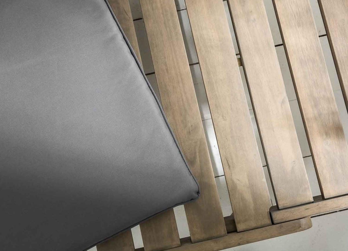 Banc de jardin en bois acacia grisé avec coussin