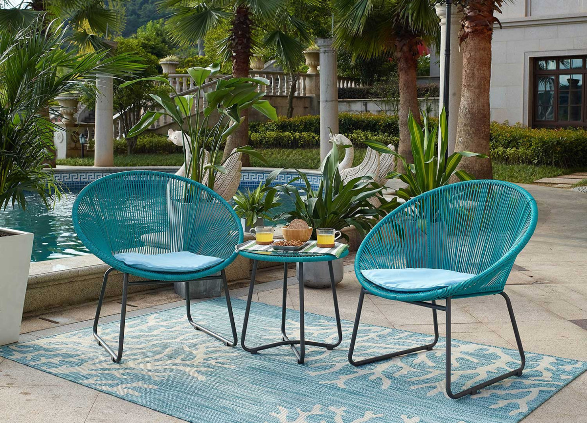 Ensemble chaise, coussin et table Ensemble chaise, coussin et table
