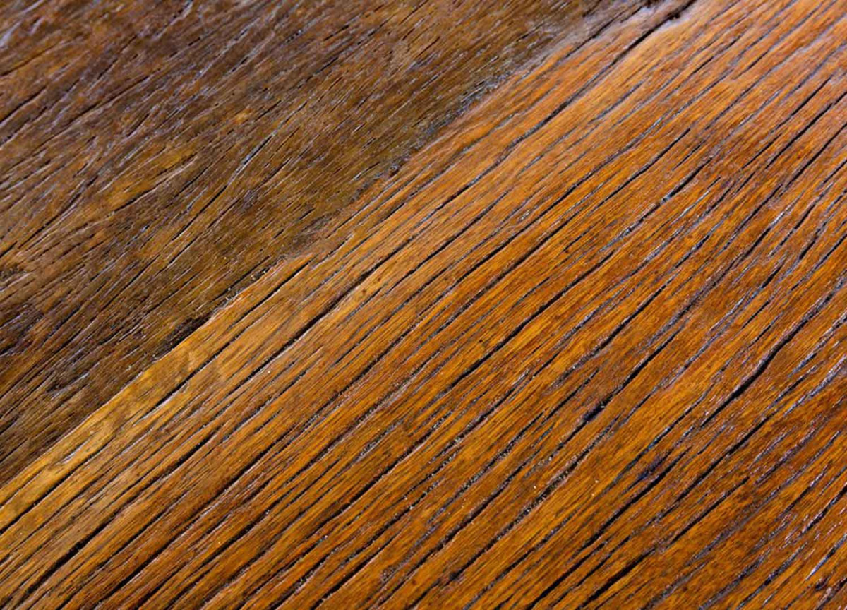 Table bois recyclé brun piétement en X métal noir