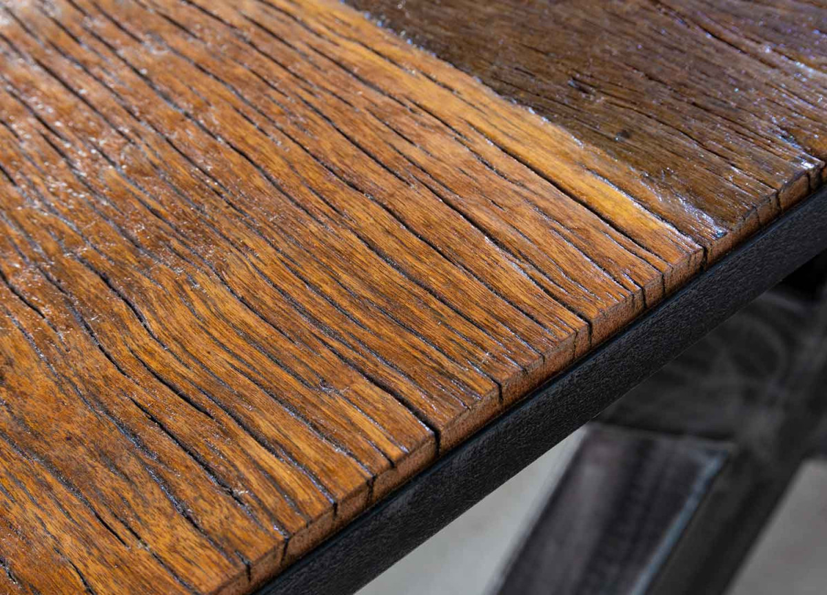 Table bois recyclé brun piétement en X métal noir