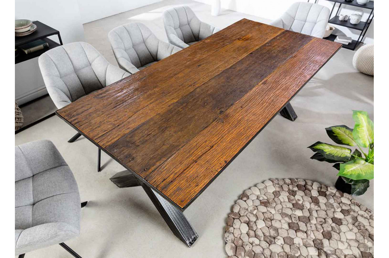 Table bois recyclé brun piétement en X métal noir pour salle à manger