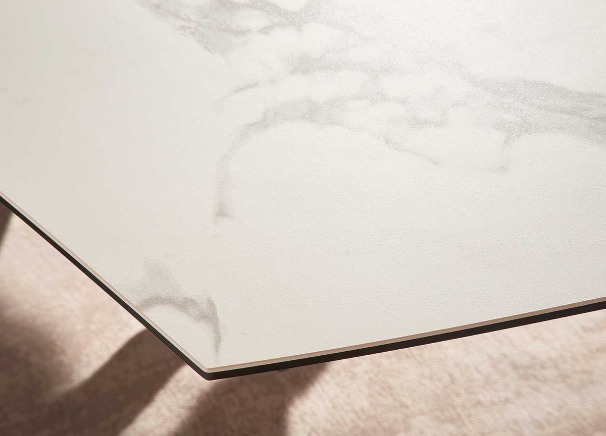 Table céramique ovale extensible aspect marbre blanc