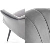 Chaise en velours gris clair