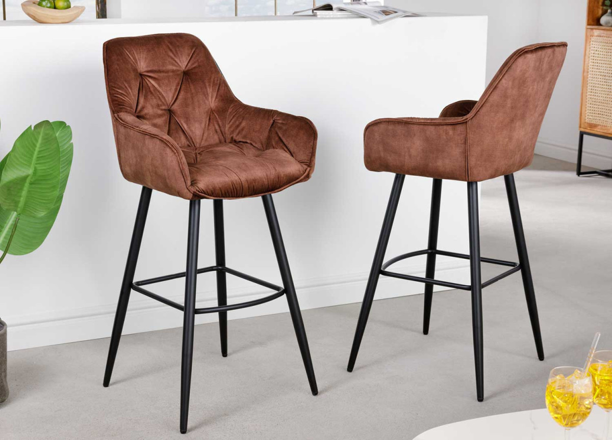 Chaise de bar en velours brun vendu par 2