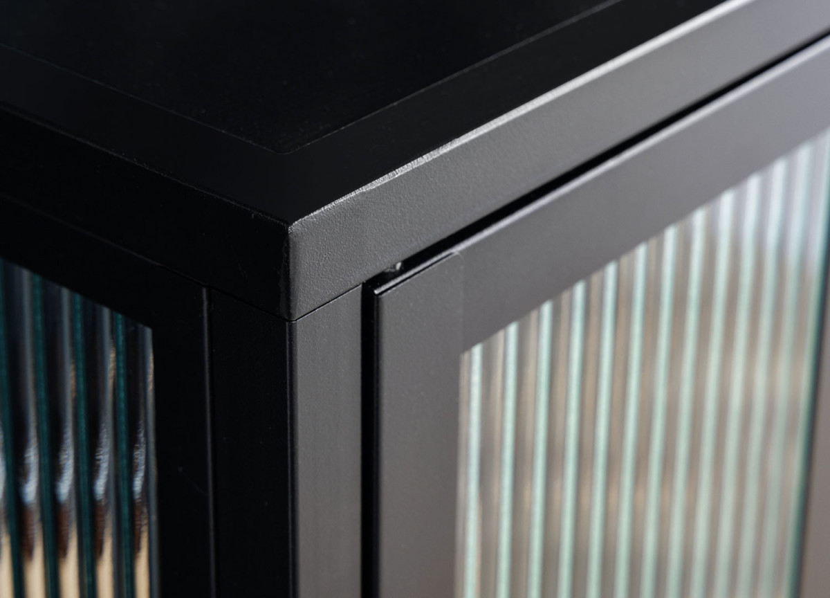 Commode à porte en verre plissée et métal noir