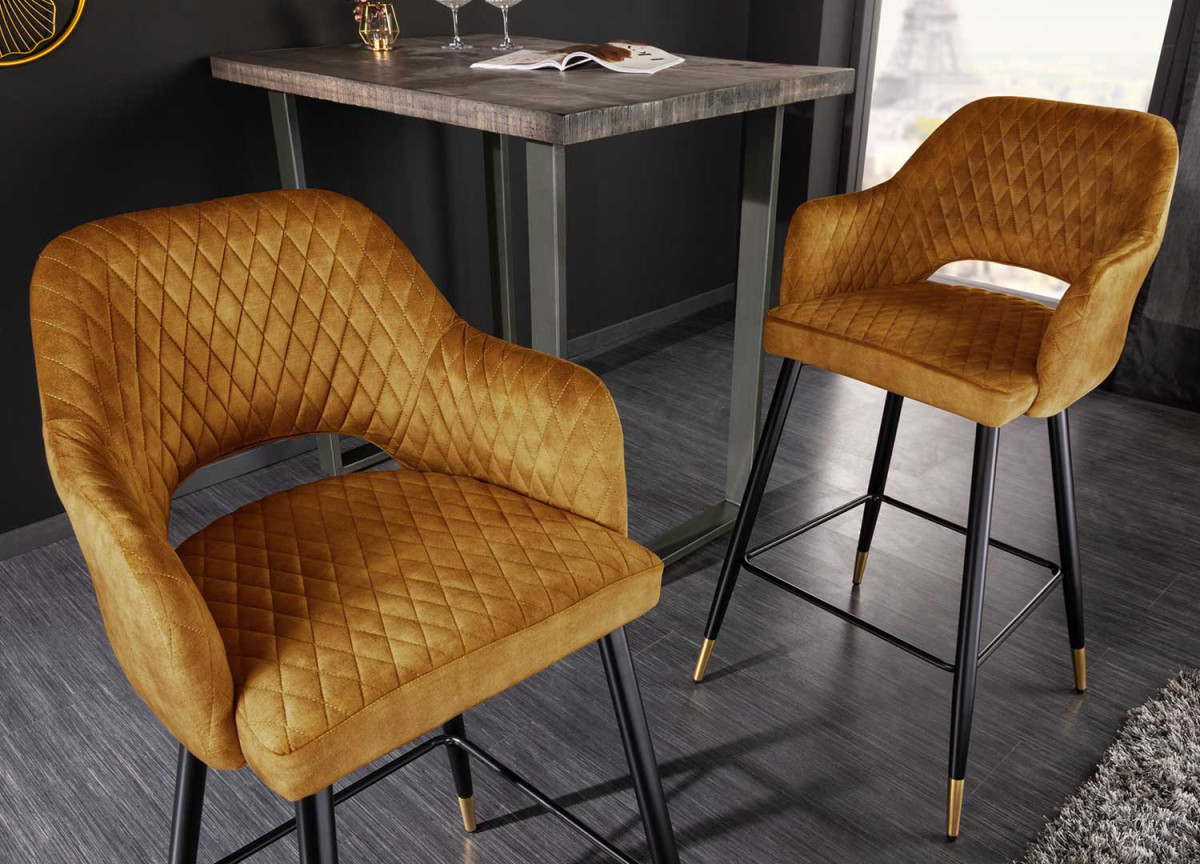 Tabouret de bar confortable en velours jaune moutarde