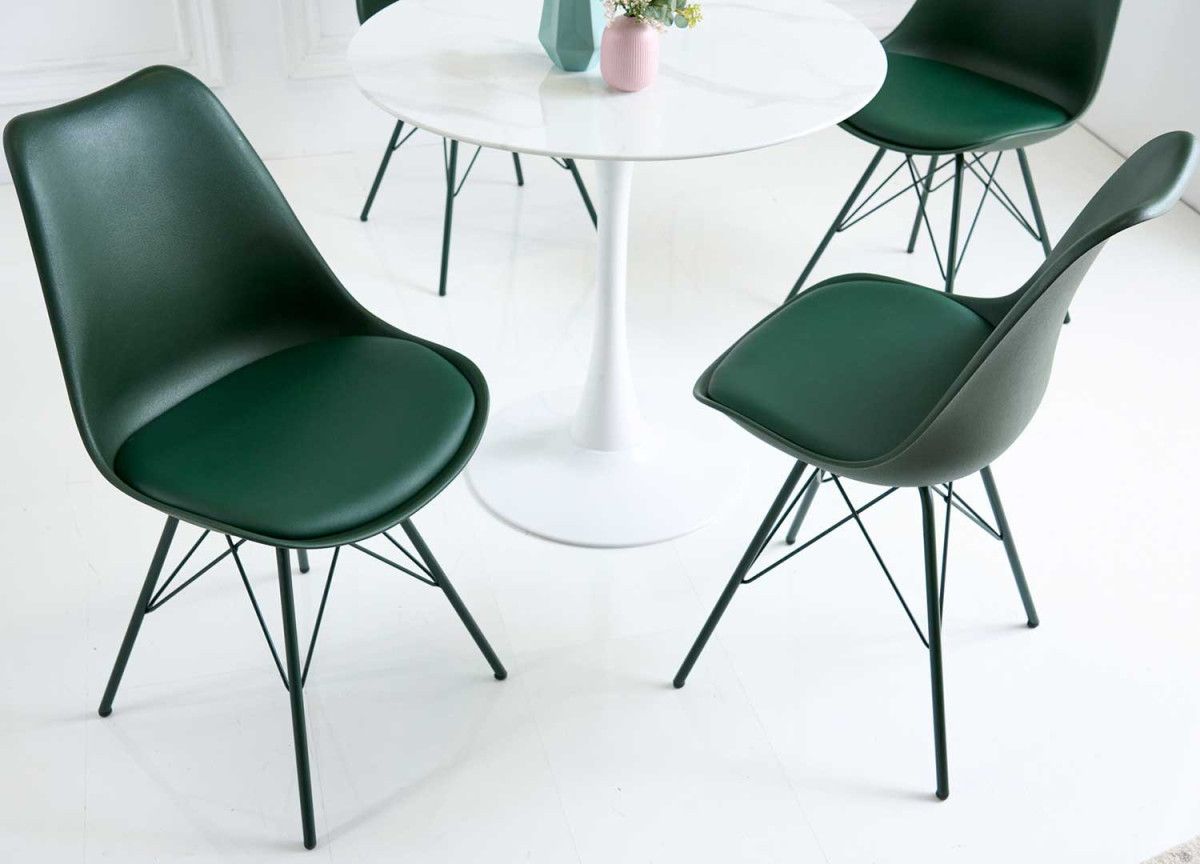 Chaise verte matelassée simili cuir vert / Pieds métal vert