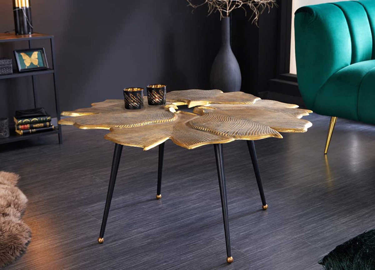 Table basse en métal doré décorative moderne