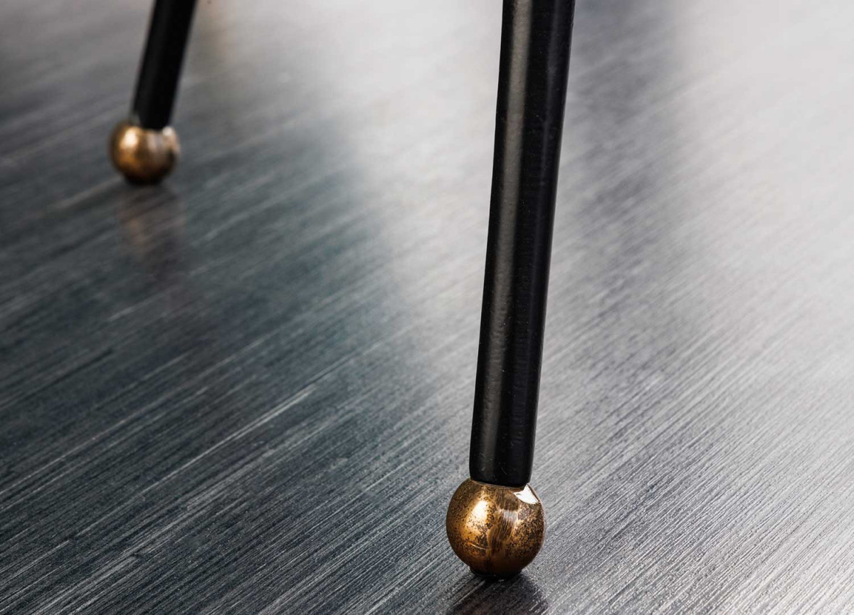 Petite table basse en métal doré décorative