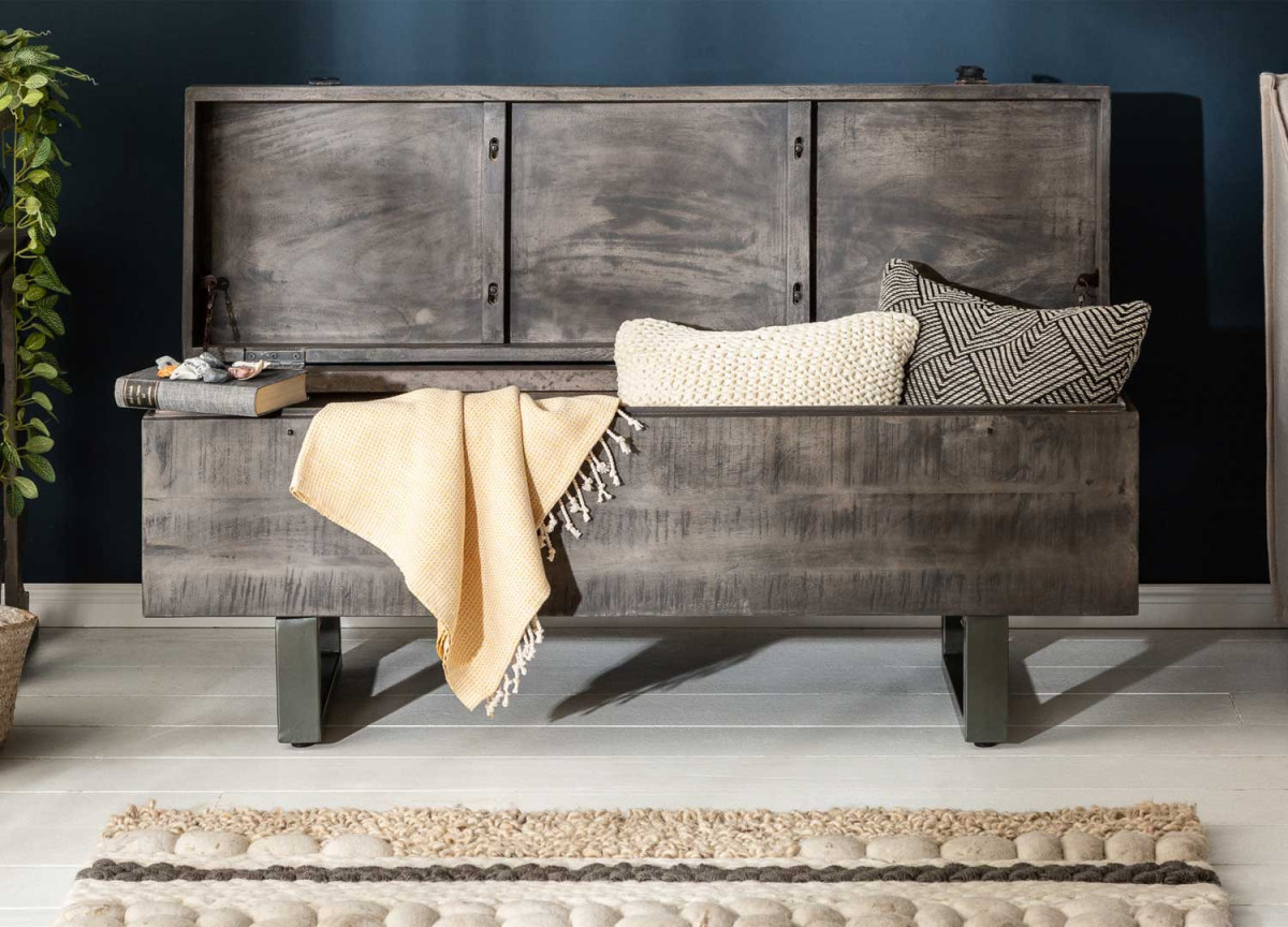 Banc coffre en bois original de manguier grisé style industriel