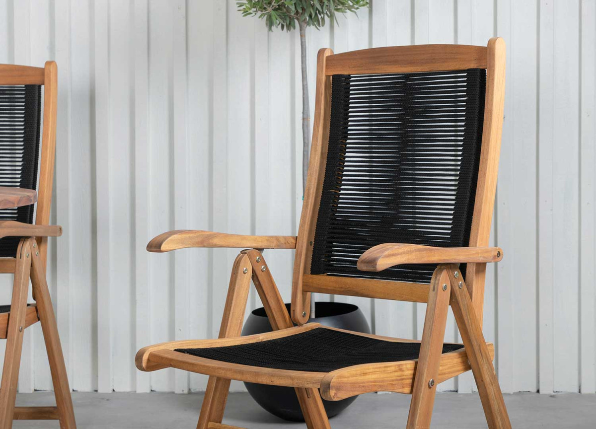 Chaises confortables en bois et corde filé noir