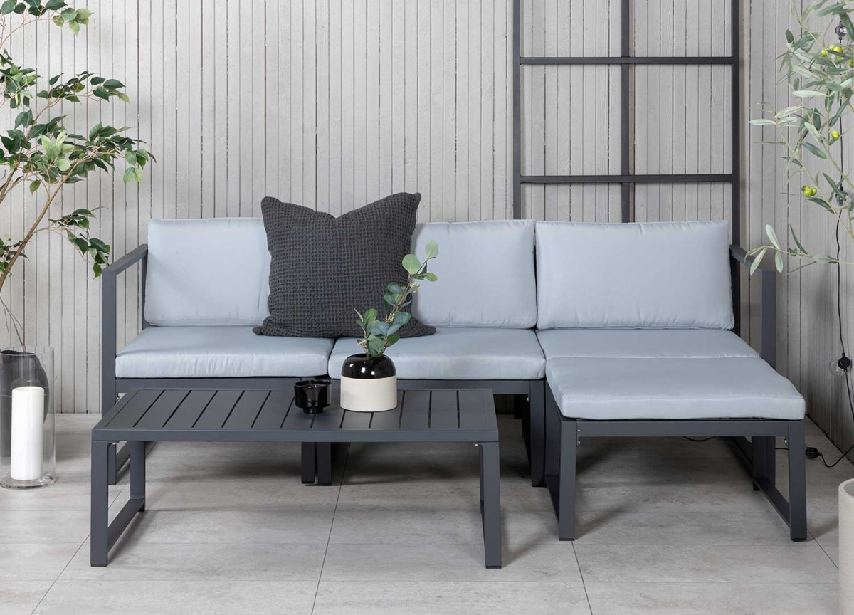 Salon d'angle en aluminium noir et coussin gris