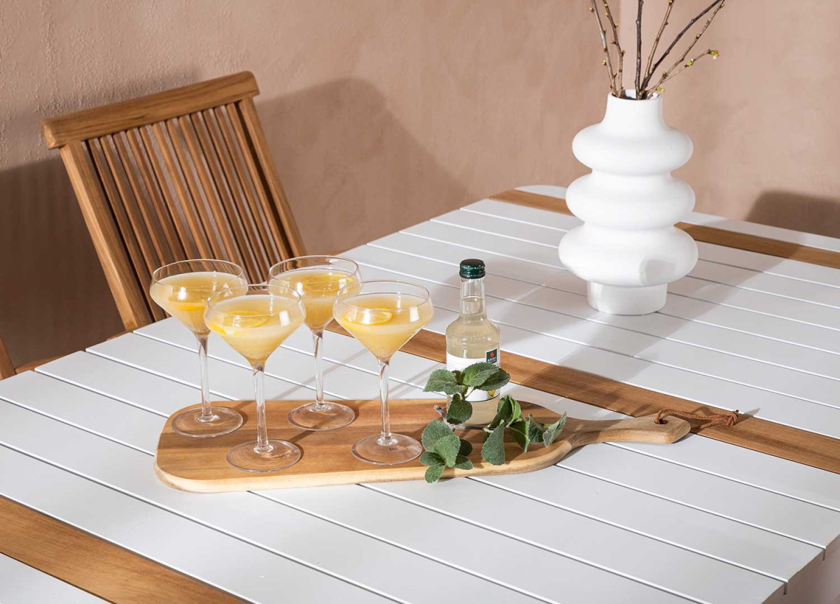 Table de Jardin Moderne Blanche et Bois 150 cm