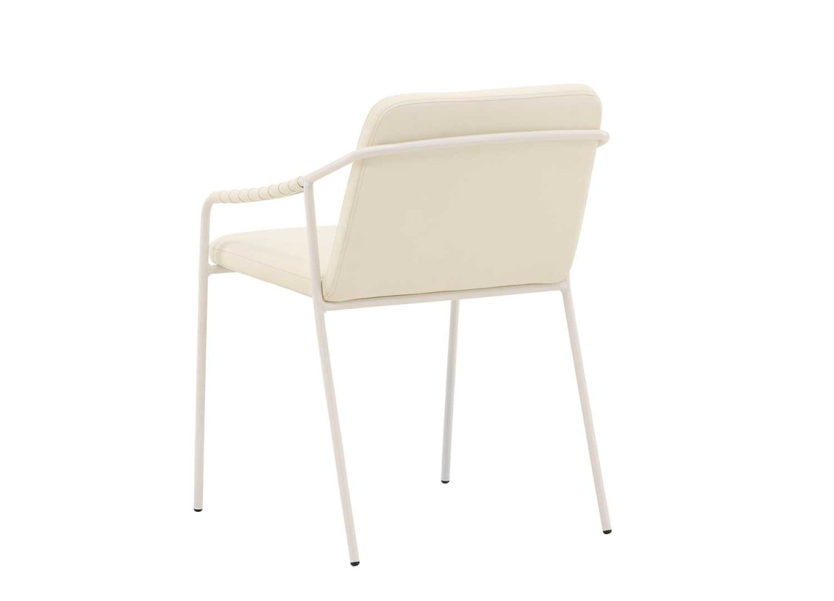Chaise beige rembourrée en simili cuir