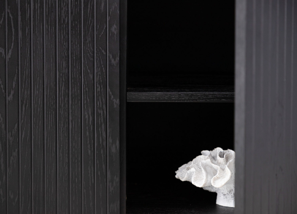 Buffet noir 150 cm façades rainurées