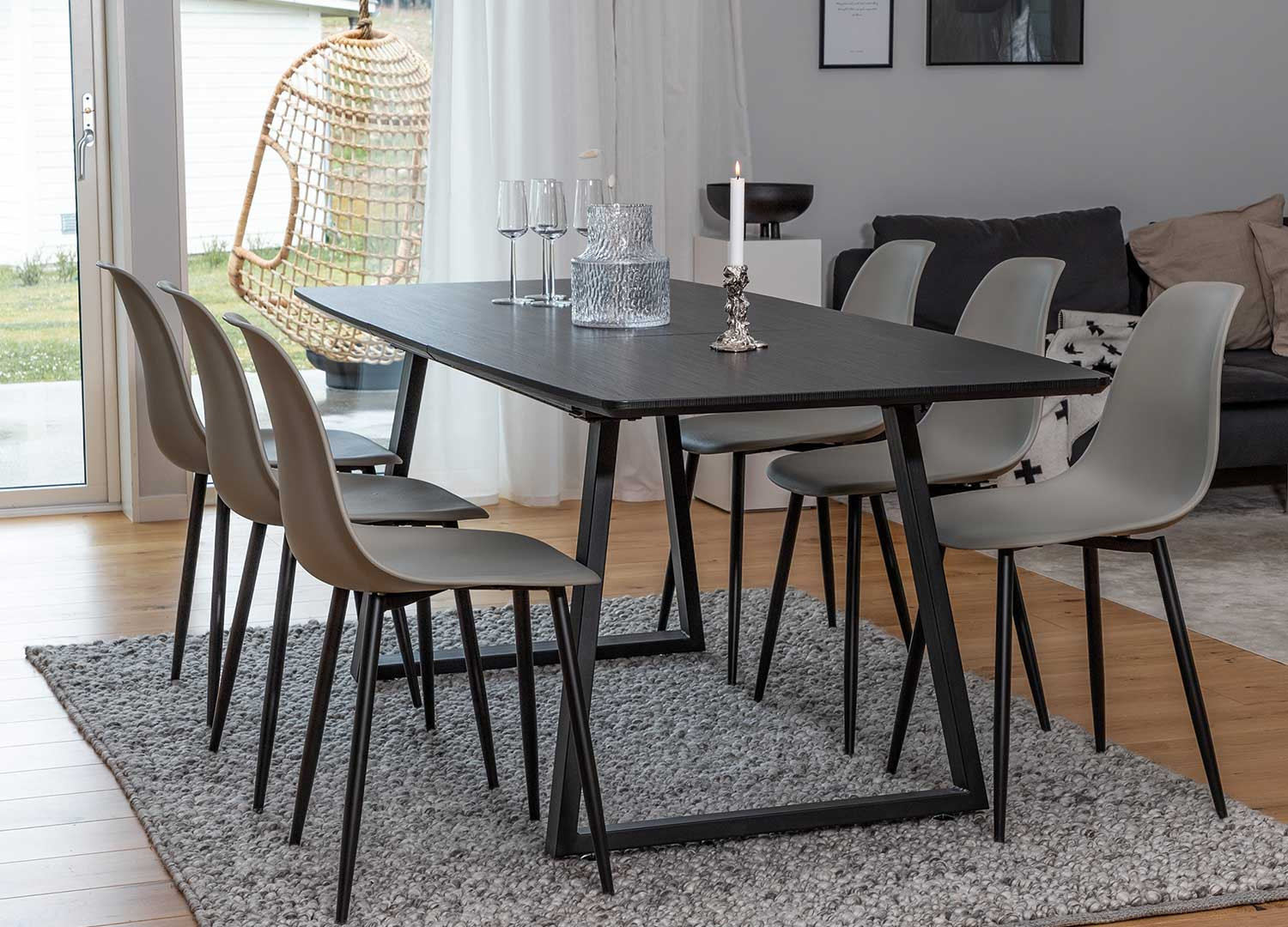 Table design rectangulaire avec allonge plaqué chêne doré et noir
