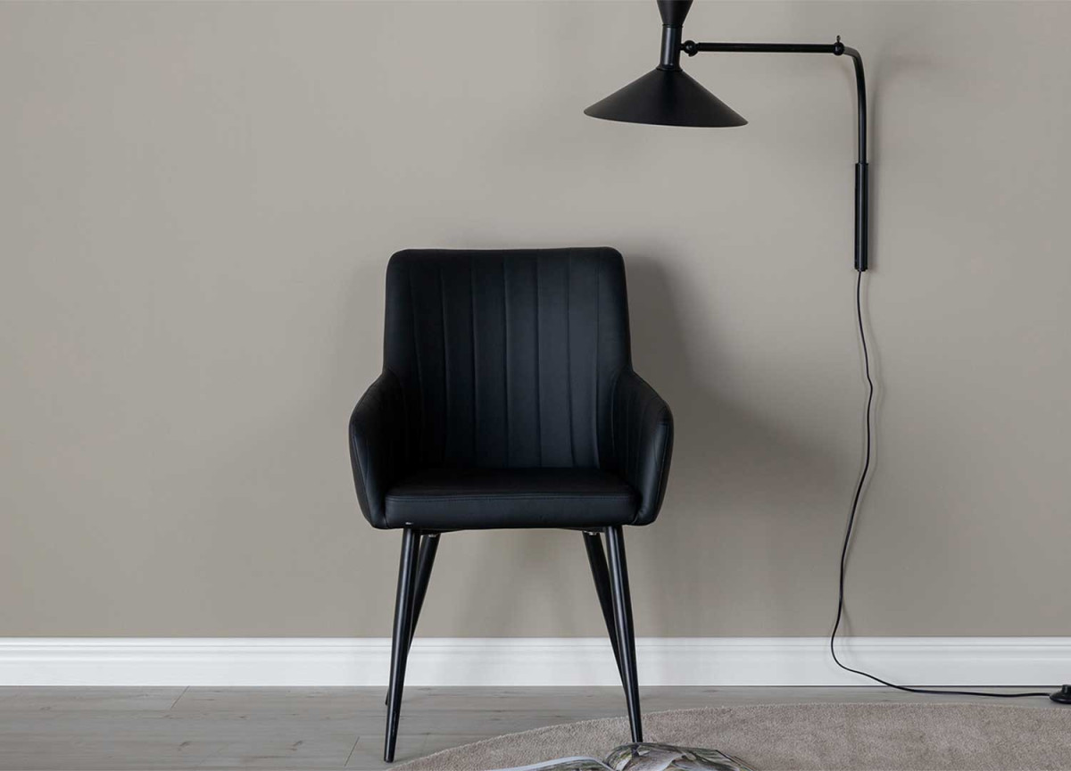 Fauteuils en simili noir