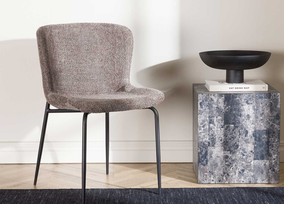 Chaises en tissu bouclé et métal noir