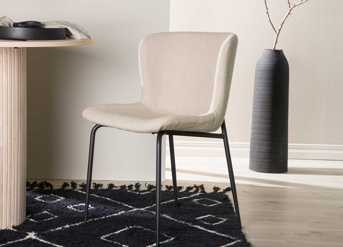 Chaises en tissu bouclé beige