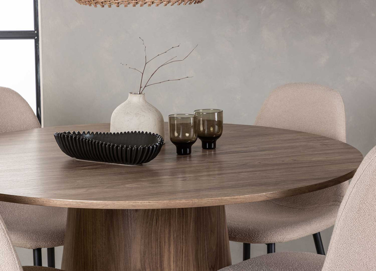 Table à manger tendance aspect bois