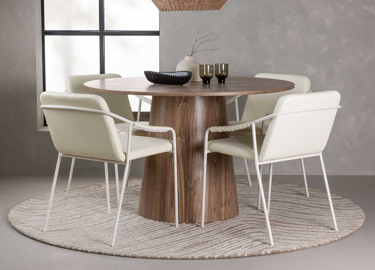 Table à manger tendance aspect bois