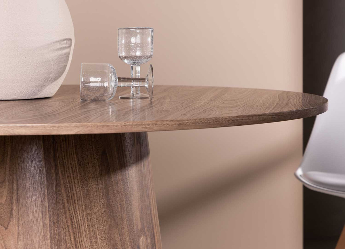 Table à manger tendance aspect bois