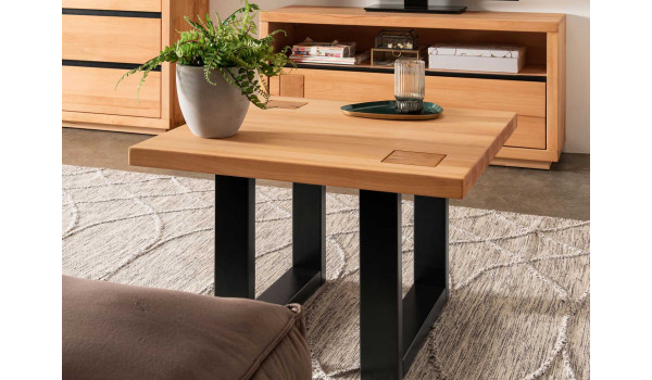 Table basse carrée en bois et métal noir