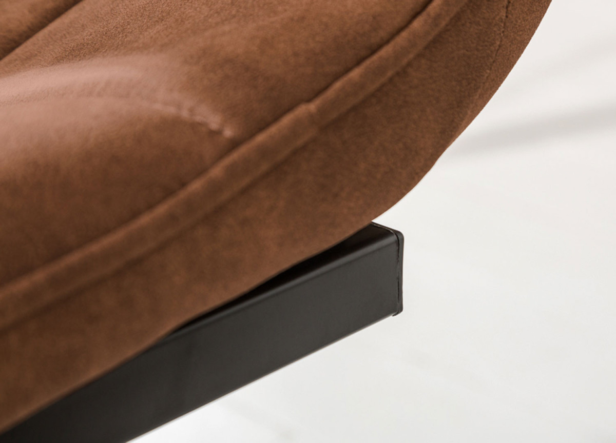 Chaises cantilever marron