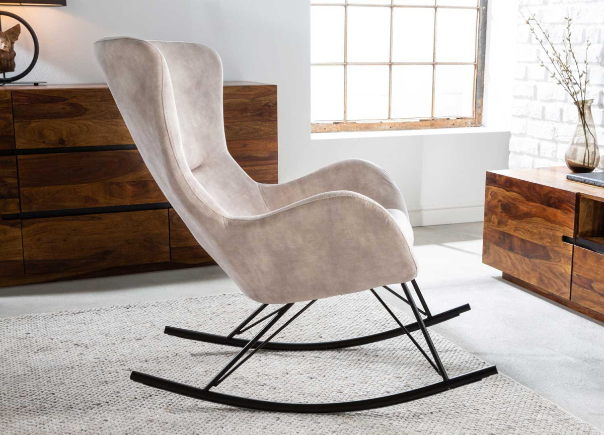 Chaise à bascule champagne et métal noir