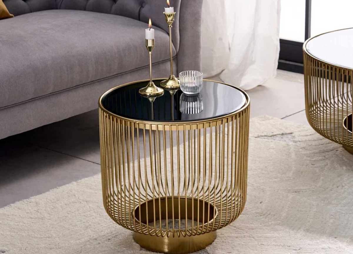 Table d'appoint design en verre noir et pied doré