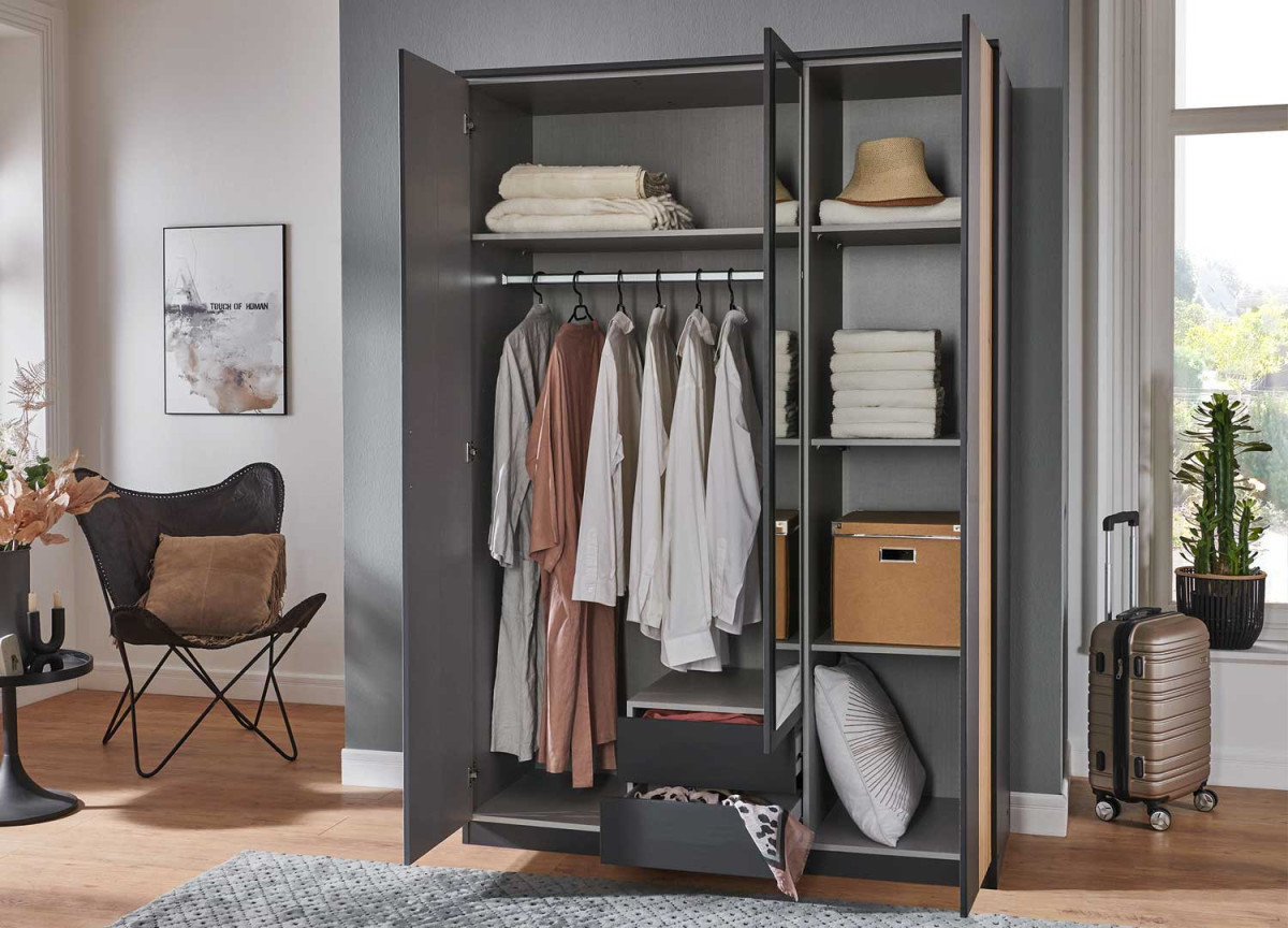 Armoire 3 portes 135 cm