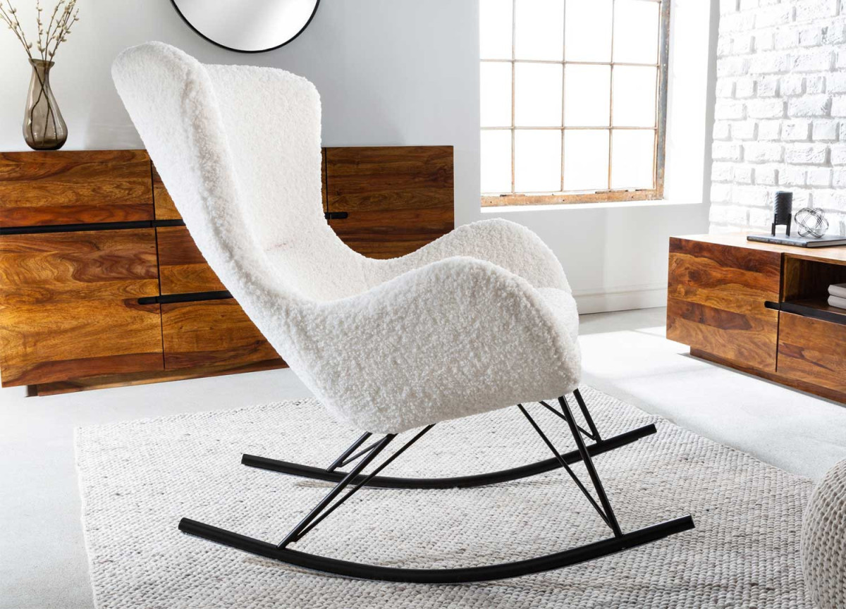 Rocking chair en tissu bouclé blanc