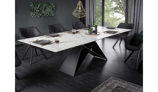 Table moderne extensible en céramique aspect marbre